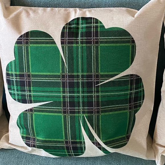 St. Patrick’s Day Decorative Pillow Covers for 18” Pillows.  Set of 4.  NEW - Picture 9 of 13